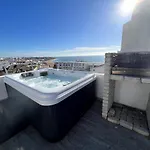 Casa Rooftop Jacuzzi And Magnificent Sea View Daire