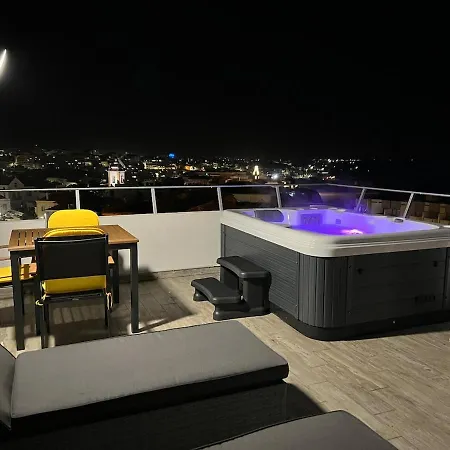 Casa Rooftop Jacuzzi And Magnificent Sea View Daire